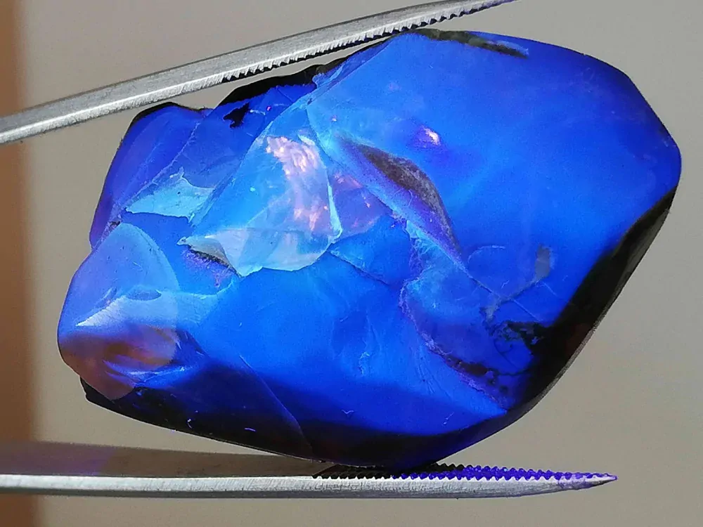 Surový křídový jantar BS-8