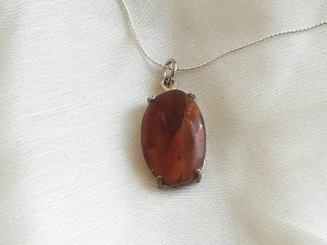  Přívěsek z myanmarského jantaru PB-3