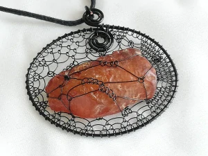 Přívěsek z ukrajinského jantaru PU-9