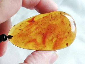  Přívěsek z myanmarského jantaru PB-22
