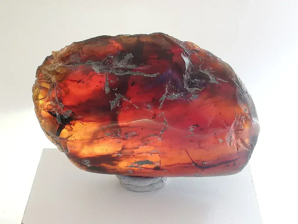  Křídový jantar B-178