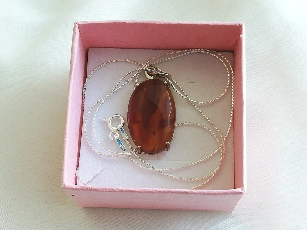  Přívěsek z myanmarského jantaru PB-3