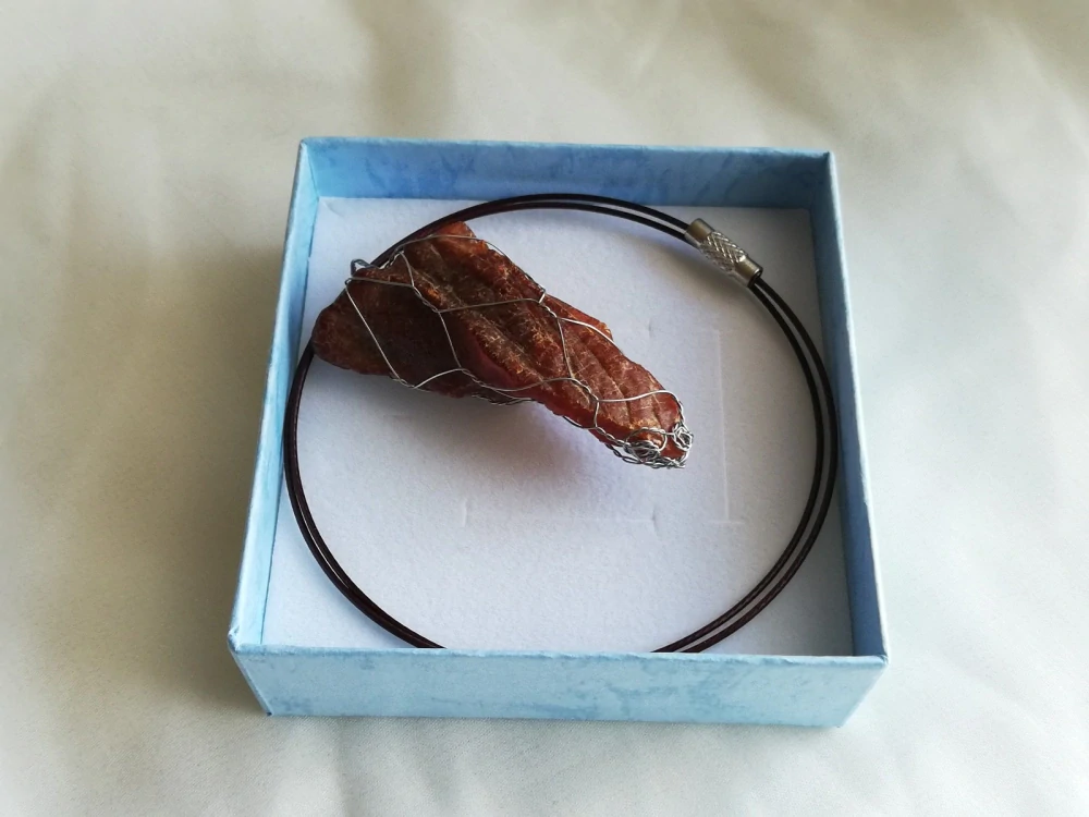 Náhrdelník z ukrajinského jantaru PU-8