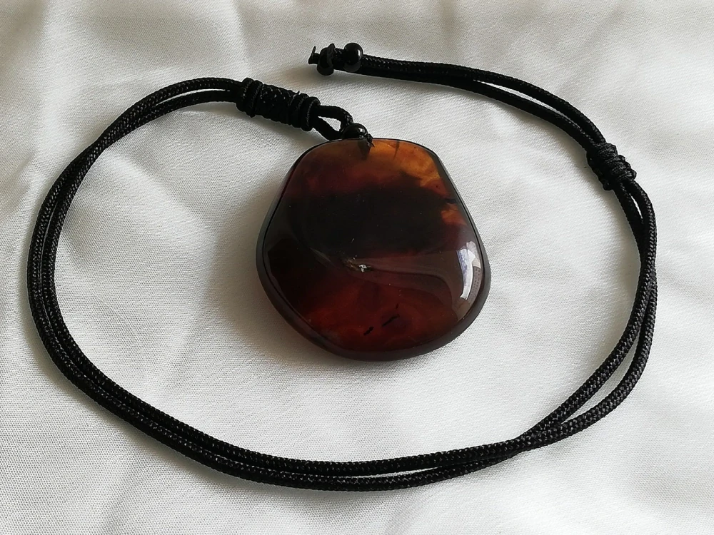  Přívěsek z myanmarského jantaru PB-33