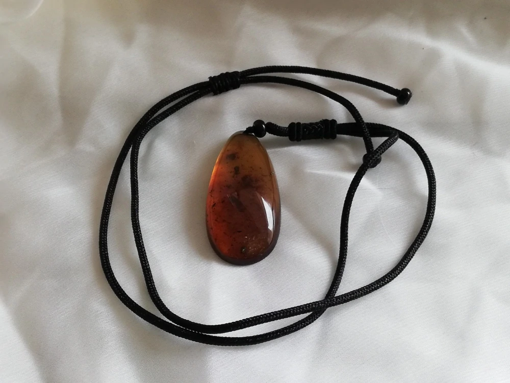  Přívěsek z myanmarského jantaru PB-34