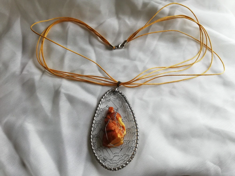 Náhrdelník z ukrajinského jantaru PU-46