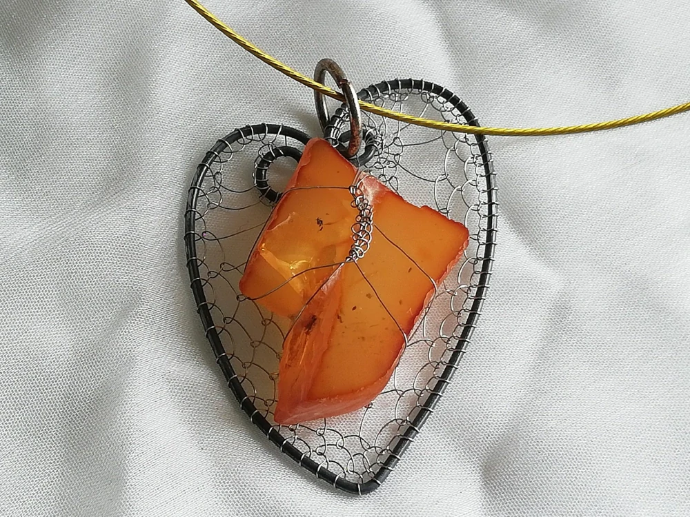 Náhrdelník z ukrajinského jantaru PU-47