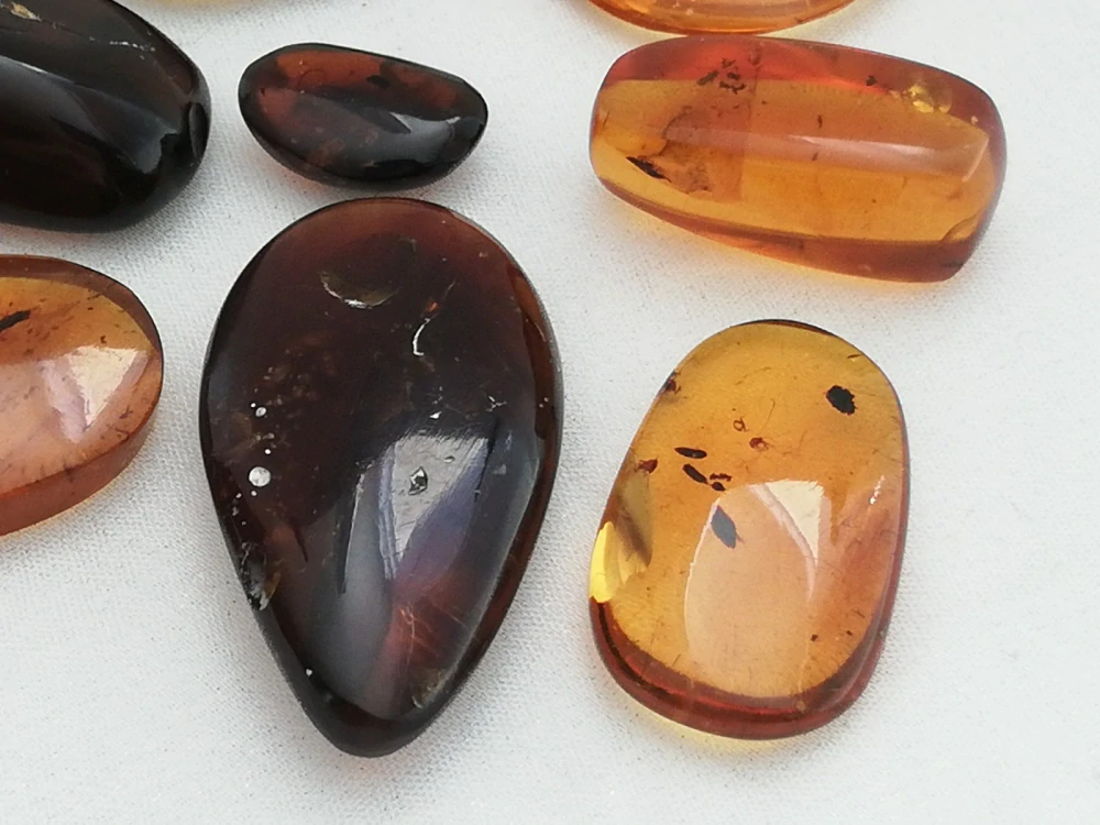  Křídový jantar SJ-37